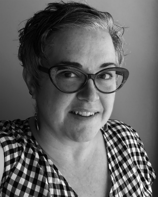 Jennifer Thomas headshot